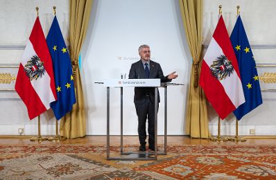 Am 14. April 2026 gab der Regierungsberater f&uuml;r nationale Sicherheit und Krisenvorsorge Peter Vorhofer (im Bild), eine Pressekonferenz im Bundeskanzleramt um &uuml;ber Aktuelles aus dem Koordinationsgremium zu berichten.