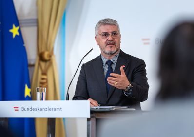 Am 14. April 2026 gab der Regierungsberater f&uuml;r nationale Sicherheit und Krisenvorsorge Peter Vorhofer (im Bild), eine Pressekonferenz im Bundeskanzleramt um &uuml;ber Aktuelles aus dem Koordinationsgremium zu berichten.