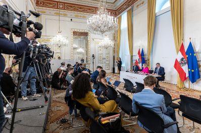 Am 29. April 2026 nahmen Bundesministerin Beate Meinl-Reisinger, Bundesminister Gerhard Karner und Staatssekret&auml;r J&ouml;rg Leichtfried am Pressefoyer nach dem Ministerrat teil.