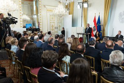 Am 8. Mai 2026 fand der Festakt zum Gedenken an die Befreiung vom Nationalsozialismus und an die Beendigung des Zweiten Weltkrieges in Europa im Bundeskanzleramt statt. Im Bild Vizekanzler Andreas Babler.