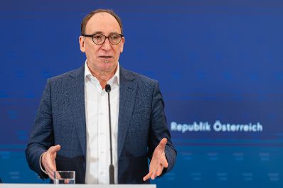 Am 20. M&auml;rz 2024 nahmen Bundesminister Johannes Rauch (im Bild) und Bundesminister Martin Polaschek am Pressefoyer nach dem Ministerrat teil.