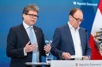 Am 20. M&auml;rz 2024 nahmen Bundesminister Johannes Rauch (l.) und Bundesminister Martin Polaschek (r.) am Pressefoyer nach dem Ministerrat teil.