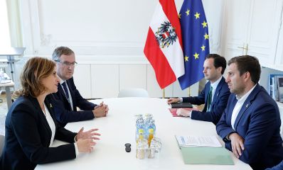 Am 14. Mai 2025 empfing Staatssekret&auml;r Alexander Pr&ouml;ll (r.) die israelische Antisemitismus-Beauftragte Michal Cotler-Wunsh (l.) zu einem Arbeitsgespr&auml;ch im Bundeskanzleramt.