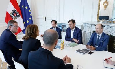 Am 14. Mai 2025 empfing Staatssekret&auml;r Alexander Pr&ouml;ll die israelische Antisemitismus-Beauftragte Michal Cotler-Wunsh zu einem Arbeitsgespr&auml;ch im Bundeskanzleramt.