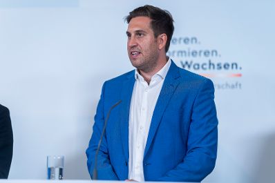 Am 21. Juli 2025 nahm Staatssekret&auml;r Alexander Pr&ouml;ll (im Bild) mit Staatssekret&auml;r J&ouml;rg Leichtfried und Staatssekret&auml;r Josef Schellhorn am ersten Reformpartnerschaftstreffen teil.