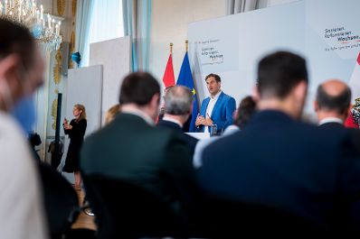 Am 21. Juli 2025 nahm Staatssekret&auml;r Alexander Pr&ouml;ll (im Bild) mit Staatssekret&auml;r J&ouml;rg Leichtfried und Staatssekret&auml;r Josef Schellhorn am ersten Reformpartnerschaftstreffen teil.