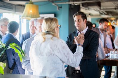 Am 4. August 2025 nahm Staatssekret&auml;r Alexander Pr&ouml;ll (m.r.) am Business Breakfast der Austrian Datacenter Association teil.