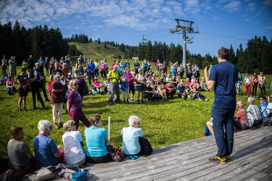 Am 7. August 2025 nahm Staatssekret&auml;r Alexander Pr&ouml;ll (r.) im Rahmen der ID-Austria Servicetour in Vorarlberg an einem Seniorenwandertag im Bregenzerwald teil.