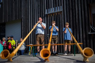 Am 7. August 2025 nahm Staatssekret&auml;r Alexander Pr&ouml;ll im Rahmen der ID-Austria Servicetour in Vorarlberg an einem Seniorenwandertag im Bregenzerwald teil.