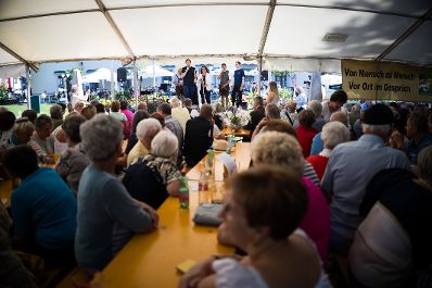 Am 8. August 2025 besuchte Staatssekret&auml;r Alexander Pr&ouml;ll (m.l.) im Rahmen der ID-Austria Servicetour in K&auml;rnten einen Seniorenwandertag in Spittal an der Drau.