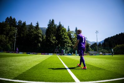 Am 26. August 2025 nahm Staatssekret&auml;r Alexander Pr&ouml;ll (r.) am mehrt&auml;gigen Forum Alpbach teil. Im Bild beim EFA Vienna Derby.