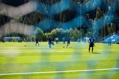 Am 26. August 2025 nahm Staatssekret&auml;r Alexander Pr&ouml;ll (8.v.r.) am mehrt&auml;gigen Forum Alpbach teil. Im Bild beim EFA Vienna Derby.