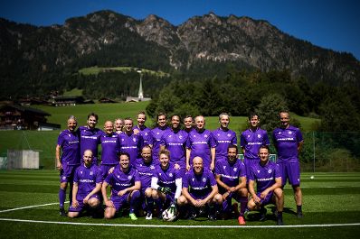 Am 26. August 2025 nahm Staatssekret&auml;r Alexander Pr&ouml;ll (10.v.l.) am mehrt&auml;gigen Forum Alpbach teil. Im Bild beim EFA Vienna Derby.