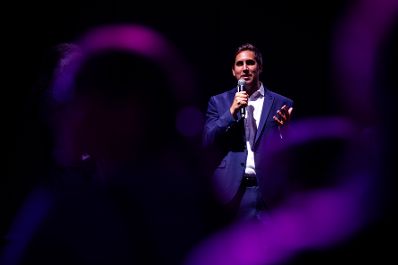 Am 3. September 2025 nahm Staatssekret&auml;r Alexander Pr&ouml;ll (im Bild) an der Er&ouml;ffnung des Ars Electronica Festivals teil.