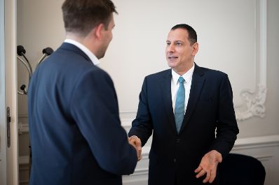 Am 9. September 2025 empfing Staatssekret&auml;r Alexander Pr&ouml;ll (l.) den Botschafter von Saudi Arabien Abdullah Tawlah (r.) zu einem Arbeitsgespr&auml;ch.