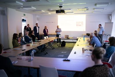 Am 17. September 2025 besuchte Staatssekret&auml;r Alexander Pr&ouml;ll (im Bild) die A1 Seniorenakademie.