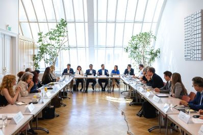 Am 19. September 2025 nahm Staatssekret&auml;r Alexander Pr&ouml;ll an der DKO Advisory Board Sitzung im Bundeskanzleramt teil.