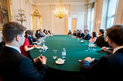 Am 1. Oktober 2025 empfing Staatssekret&auml;r Alexander Pr&ouml;ll (3.v.r.) eine Journalistengruppe aus den Vereinigten Staaten von Amerika zu einem Besuch im Bundeskanzleramt.
