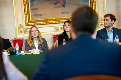 Am 1. Oktober 2025 empfing Staatssekret&auml;r Alexander Pr&ouml;ll (r.) eine Journalistengruppe aus den Vereinigten Staaten von Amerika zu einem Besuch im Bundeskanzleramt.