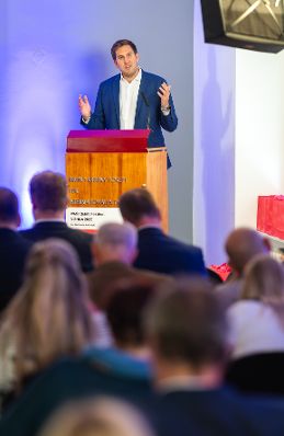 Am 2. Oktober 2025 besuchte Staatssekret&auml;r Alexander Pr&ouml;ll (im Bild) das Mindshift Festival Vienna 2025.