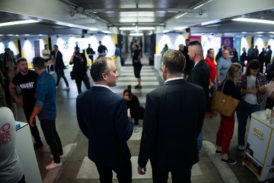 Am 10. September 2025 nahm Staatssekret&auml;r Alexander Pr&ouml;ll (m.r.) an der Er&ouml;ffnung der Billa Innovationsmesse teil.