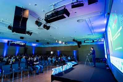 Am 16. Oktober 2025 nahm Staatssekret&auml;r Alexander Pr&ouml;ll (r.) an den Ober&ouml;sterreichischen Nachrichten Digital Days teil.