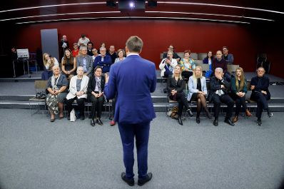 Am 17. Oktober 2025 nahm Staatssekret&auml;r Alexander Pr&ouml;ll an einer Podiumsdiskussion beim Ars Electronica teil.