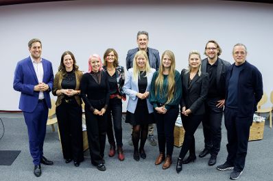 Am 17. Oktober 2025 nahm Staatssekret&auml;r Alexander Pr&ouml;ll (l.) an einer Podiumsdiskussion beim Ars Electronica teil.