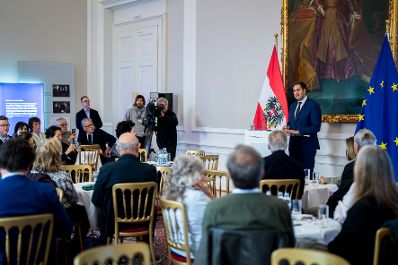 Am 21. Oktober 2025 lud Staatssekret&auml;r Alexander Pr&ouml;ll Auslands&ouml;sterreicherinnen und Auslands&ouml;sterreicher des Jewish Welcome Service ins Bundeskanzleramt.