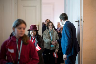 Am 26. Oktober 2025 lud Staatssekret&auml;r Alexander Pr&ouml;ll (r.) anl&auml;sslich des Nationalfeiertags Besucherinnen und Besucher zum Tag der offenen T&uuml;r ins Bundeskanzleramt.