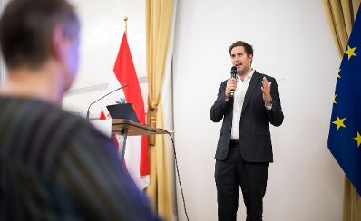 Am 30. Oktober 2025 nahm Staatssekret&auml;r Alexander Pr&ouml;ll (im Bild) am B&uuml;rgerforum &bdquo;ID Austria 2.0&ldquo; teil.