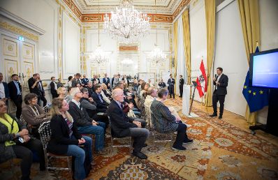 Am 30. Oktober 2025 nahm Staatssekret&auml;r Alexander Pr&ouml;ll (r.) am B&uuml;rgerforum &bdquo;ID Austria 2.0&ldquo; teil.