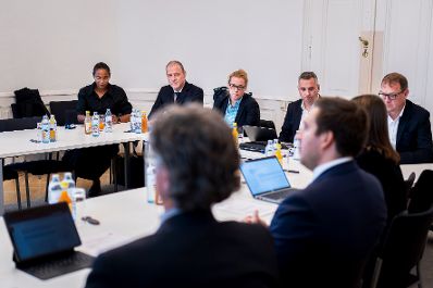 Am 5. November 2025 lud Staatssekret&auml;r Alexander Pr&ouml;ll zu einem Roundtable zur Digitalen Souver&auml;nit&auml;t ins Bundeskanzleramt ein.