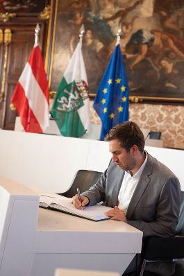 Am 7. November 2025 nahm Staatssekret&auml;r Alexander Pr&ouml;ll (im Bild) an einem Arbeitstreffen der Reformpartnergruppe &bdquo;Verwaltungs- und Verfassungsbereinigung&ldquo; in Graz teil.