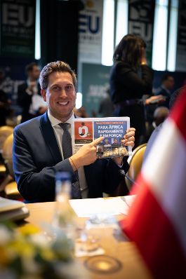 Am 24. November 2025 reiste Staatssekret&auml;r Alexander Pr&ouml;ll (im Bild) zu einem mehrt&auml;gigem Arbeitsbesuch nach Luanda. Im Bild beim AU-EU Businessforum 2025.