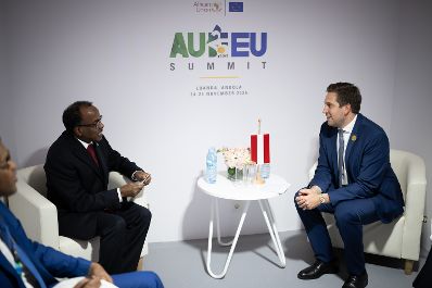 Am 24. November 2025 reiste Staatssekret&auml;r Alexander Pr&ouml;ll (r.) zu einem mehrt&auml;gigem Arbeitsbesuch nach Luanda. Im Bild beim AU-EU Businessforum 2025.