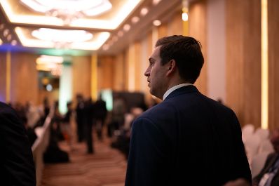 Am 24. November 2025 reiste Staatssekret&auml;r Alexander Pr&ouml;ll (im Bild) zu einem mehrt&auml;gigem Arbeitsbesuch nach Luanda. Im Bild beim AU-EU Businessforum 2025.