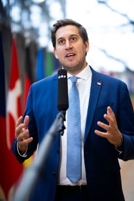 Am 5. Dezember 2025 reiste Staatssekret&auml;r Alexander Pr&ouml;ll (im Bild) nach Br&uuml;ssel und nahm am Rat f&uuml;r &bdquo;Verkehr, Telekommunikation und Energie&ldquo; der Europ&auml;ischen Union teil. Im Bild beim Doorstep.