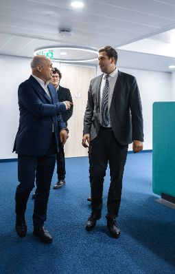 Am 19. Dezember 2025 besuchte Staatssekret&auml;r Alexander Pr&ouml;ll (r.) das Austria Wirtschaftsservice.