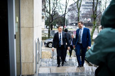 Am 29. J&auml;nner 2026 reiste Staatssekret&auml;r Alexander Pr&ouml;ll (r.) nach Bratislava. Im Bild mit Staatssekret&auml;r Radoslav &Scaron;tef&aacute;nek (l.).
