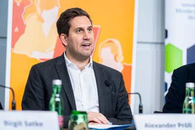 Am 9. Februar 2026 gab Staatssekret&auml;r Alexander Pr&ouml;ll (im Bild) eine Pressekonferenz zum Safer Internet Day.