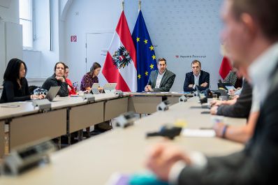 Am 10. M&auml;rz 2026 gab Staatssekret&auml;r Alexander Pr&ouml;ll (m.) ein Hintergrundgespr&auml;ch zum Thema K&uuml;nstliche Intelligenz in der Verwaltung.