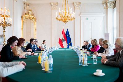 Am 11. M&auml;rz 2026 empfing Staatssekret&auml;r Alexander Pr&ouml;ll (4.v.l.) ITU Generalsekret&auml;rin Doreen Bogdan-Martin (4.v.r.) zu einem Arbeitsgespr&auml;ch im Bundeskanzleramt.