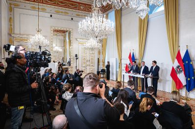 Am 27. M&auml;rz 2026 gab Staatssekret&auml;r Alexander Pr&ouml;ll, gemeinsam mit Vizekanzler Andreas Babler und Bundesminister Christoph Wiederkehr eine Pressekonferenz zum Thema &bdquo;Social-Media-Verbot f&uuml;r Jugendliche in &Ouml;sterreich&ldquo;.