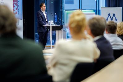 Am 9. April 2026 besuchte Staatssekret&auml;r Alexander Pr&ouml;ll (im Bild) im Rahmen seines Bundesl&auml;ndertages den Management Club Salzburg.