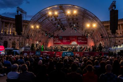 Am 8. Mai 2026 nahm Staatssekret&auml;r Alexander Pr&ouml;ll am Fest der Freude am Wiener Heldenplatz teil.