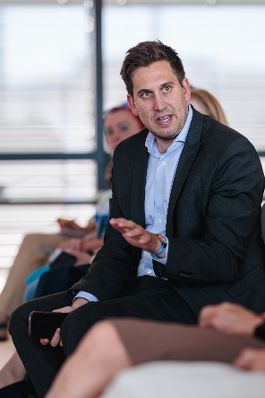 Am 28. Mai 2026 besuchte Staatssekret&auml;r Alexander Pr&ouml;ll (im Bild) im Rahmen seines Bundesl&auml;ndertages und der Initiative &bdquo;She goes AI&ldquo;, das Wirtschaftsf&ouml;rderungsinstitut in Salzburg.