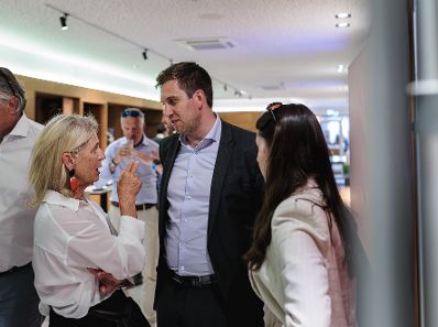 Am 28. Mai 2026 nahm Staatssekret&auml;r Alexander Pr&ouml;ll (m.) im Rahmen seines Bundesl&auml;ndertages an der Hauptversammlung des &Ouml;sterreichischen Apothekerverbandes zum Thema &bdquo;Digitalisierungsinitiativen der Bundesregierung&ldquo;, in Salzburg teil.
