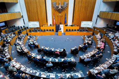 Am 9. Juli 2026 hielt Staatssekret&auml;r Alexander Pr&ouml;ll (im Bild) eine Rede bei einer Veranstaltung zu 50 Jahre Seniorenbund im Parlament.
