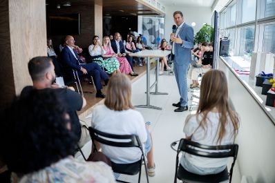 Am 24. Juni 2026 besuchte Staatssekret&auml;r Alexander Pr&ouml;ll das Solve For Tomorrow Lab.
